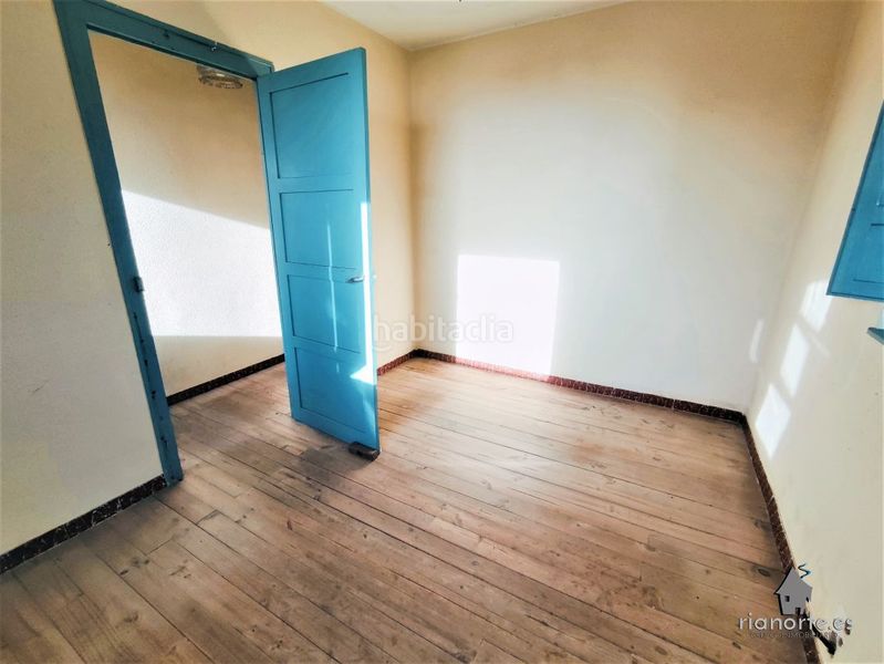 Foto e91b1271-af65-4a5c-bbd7-ed7d5236cac8. Casa amb aparcament a Regueras (Las)