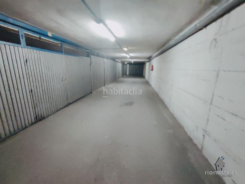 Foto b4209784-35b6-4114-96af-a1f5cd343a9d. Autoparkplatz in La Felguera Langreo