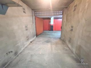 Aparcament cotxe  N/a. Plaza de garaje cerrada con porton de chapa. zona de la pomar. f