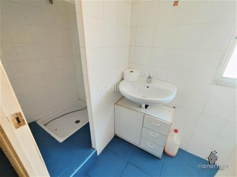 Foto 57249d60-6795-44ea-a936-c5827ec6937c. Local comercial amb calefacció a La Felguera Langreo