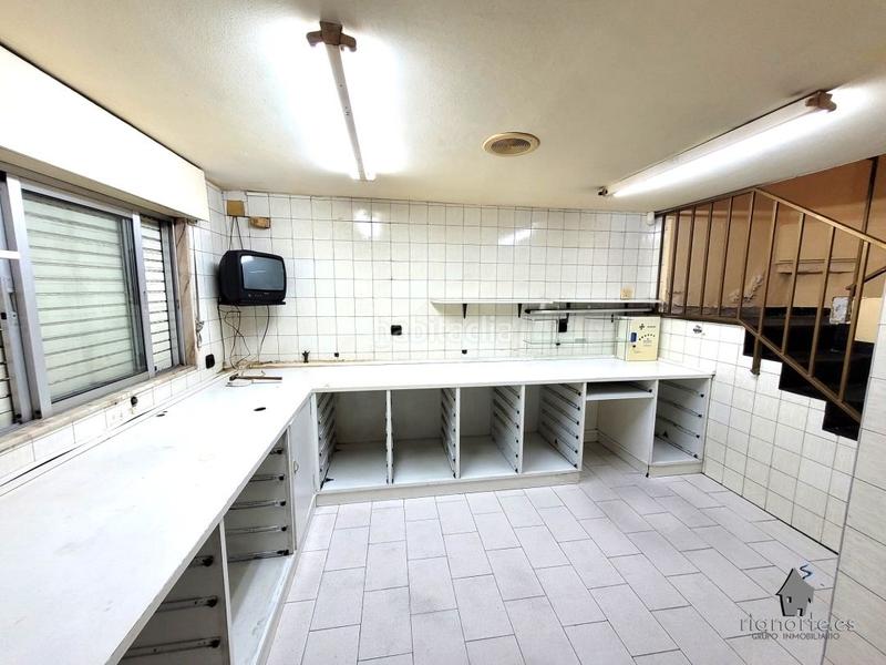 Foto 949e2b91-602b-48b8-b26c-52765f581138. Lloguer local comercial a calle norte 18 a La Felguera Langreo