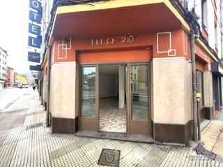 Lloguer Local Comercial a La Felguera. Local comercial en esquina, a pie de calle, con dos grandes esca