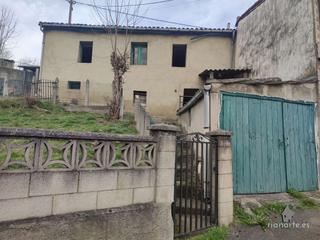 Casa  Cuesta la peña. Cuadra  con parcela de 443 m2 y garaje en sama de langreo.  opor