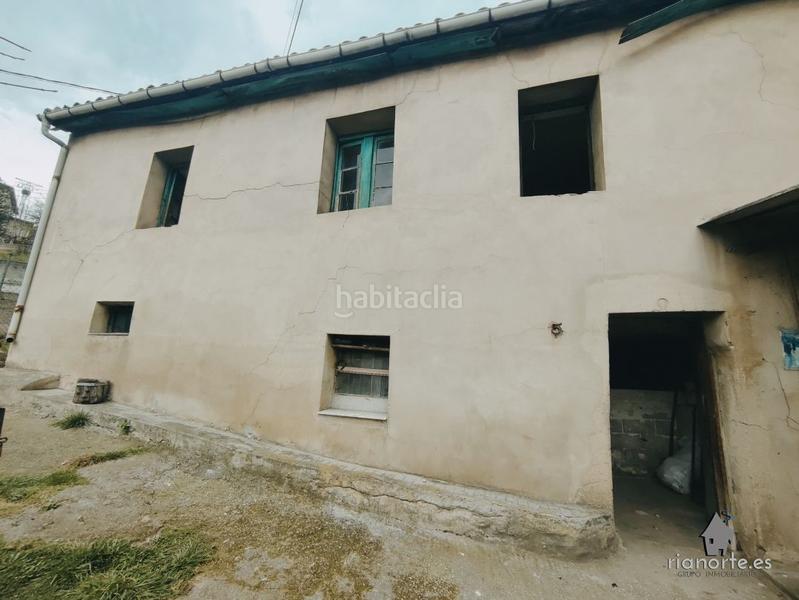 Foto ad917b3d-2ae9-4760-97f7-faa1d29cedb9. Casa con parcheggio in Sama Langreo