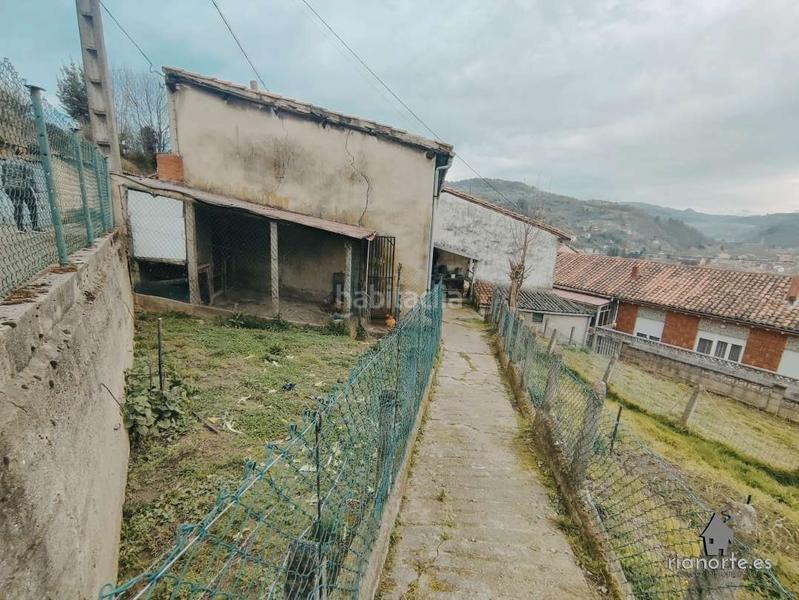 Foto f1881757-99cd-4477-b6e5-43011f6e3936. Casa con parcheggio in Sama Langreo