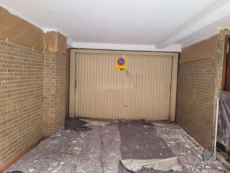 Foto 34fb672e-215c-43b4-b547-e4abbd234fda. Aparcament cotxe a La Felguera Langreo