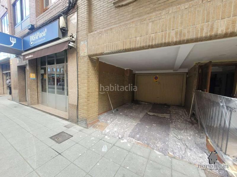 Foto ec535791-a681-46a5-b591-dd18a6e1197b. Aparcament cotxe a La Felguera Langreo