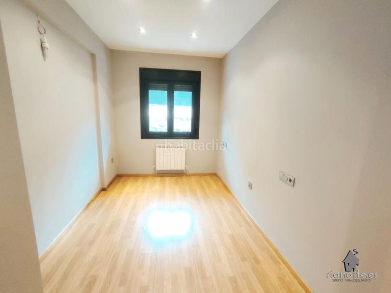 Foto 466e3624-d7e4-46e7-be04-b5a8e440ffbc. Casa adossada amb calefacció aparcament a La Felguera Langreo