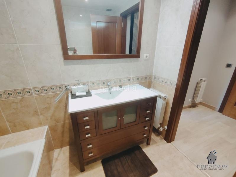 Foto 4bfa3bae-b028-4739-9125-fb8238cc678a. Casa adossada amb calefacció aparcament a La Felguera Langreo