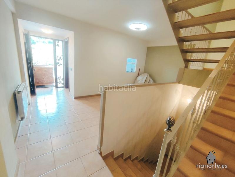 Foto c0f0dabd-afc0-48fd-9de8-98575872e835. Casa adossada amb calefacció aparcament a La Felguera Langreo
