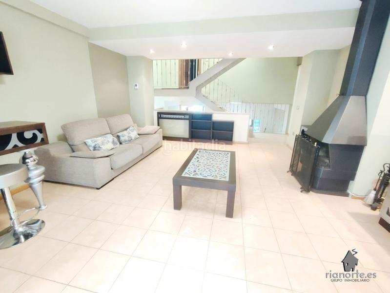 Foto c4b19ff1-7980-4b66-bd52-5e4843b0e83a. Casa adossada amb calefacció aparcament a La Felguera Langreo