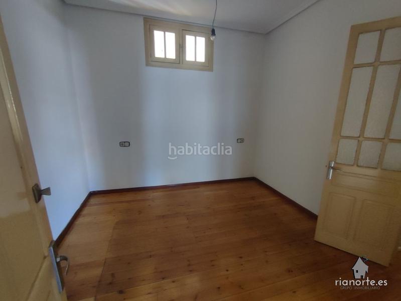 Foto 4c03687b-ee20-4620-bdec-e34876bb755a. Casa adossada a La Felguera Langreo