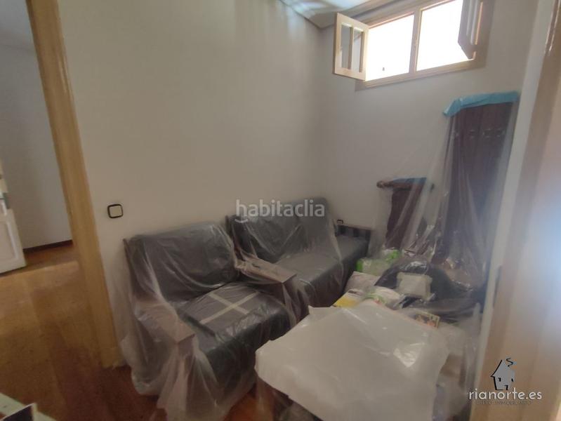 Foto ba275b88-bdc5-4b27-bff9-08f7a89d31eb. Casa adossada a La Felguera Langreo