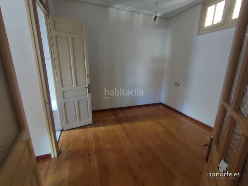 Foto f2c93739-8472-494c-855a-e16b219300a2. Casa adossada a La Felguera Langreo