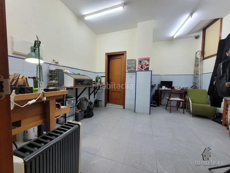 Foto 183c64f8-3bbf-4930-9a66-8eacc4ba60d9. Local comercial a La Felguera Langreo