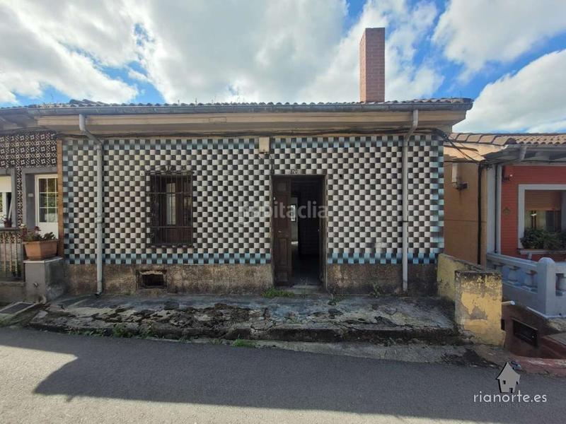 Foto 11504e9c-ab17-4fc1-80b4-5210b0e000a0. Casa  de planta baja y piso con patio trasero, en la vega, pando, para reformar. infórmese !! en Langreo