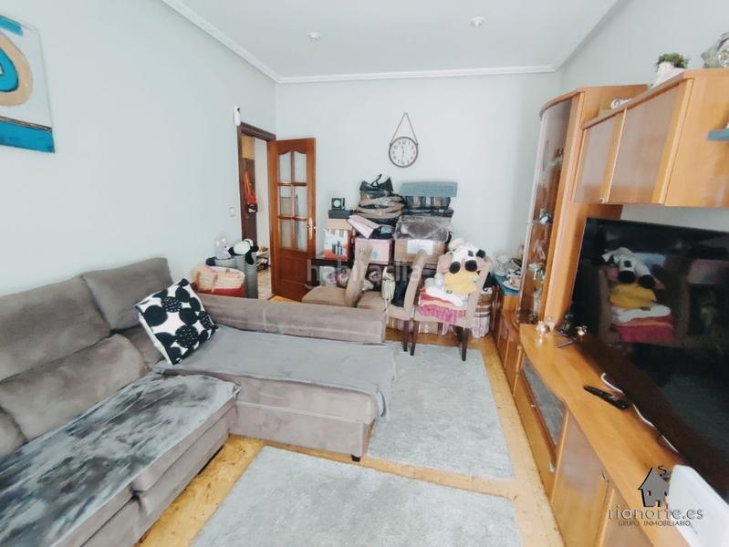 Foto 1ec76cca-f4c5-4032-82e8-ea5debad6266. Piso  de 3 dormitorios y un baño en ciaño en tras el canto . para entrar a vivir !! en Langreo