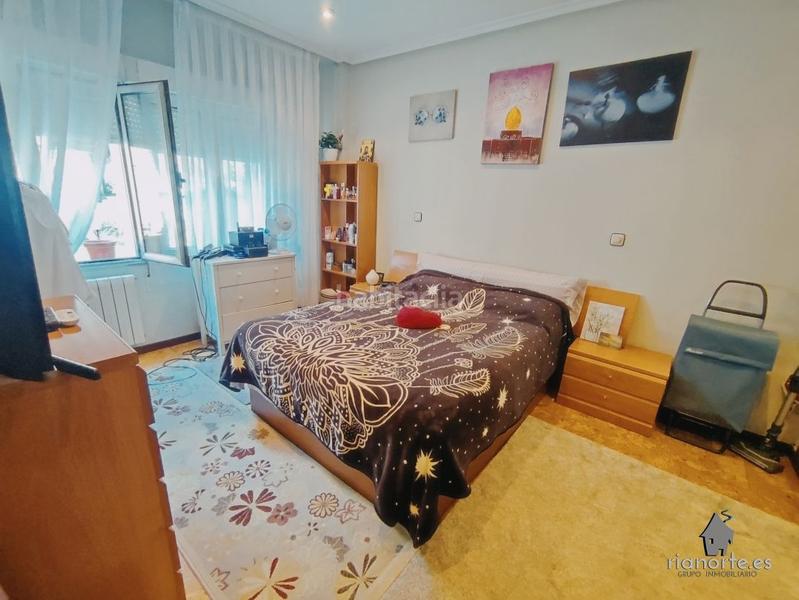Foto 9e3e9b88-8b1c-4fcf-a935-ca3ce98cfb29. Piso  de 3 dormitorios y un baño en ciaño en tras el canto . para entrar a vivir !! en Langreo