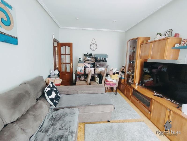 Foto c0661b28-04de-4dd7-8ee7-248a9957a3fc. Piso  de 3 dormitorios y un baño en ciaño en tras el canto . para entrar a vivir !! en Langreo