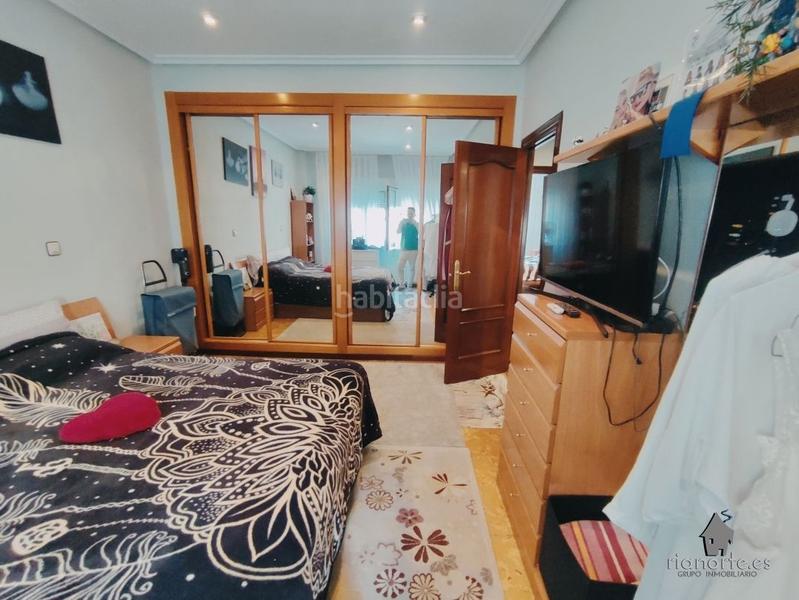 Foto d01f8ff5-3627-42b7-9da2-5e741dd594f4. Piso  de 3 dormitorios y un baño en ciaño en tras el canto . para entrar a vivir !! en Langreo