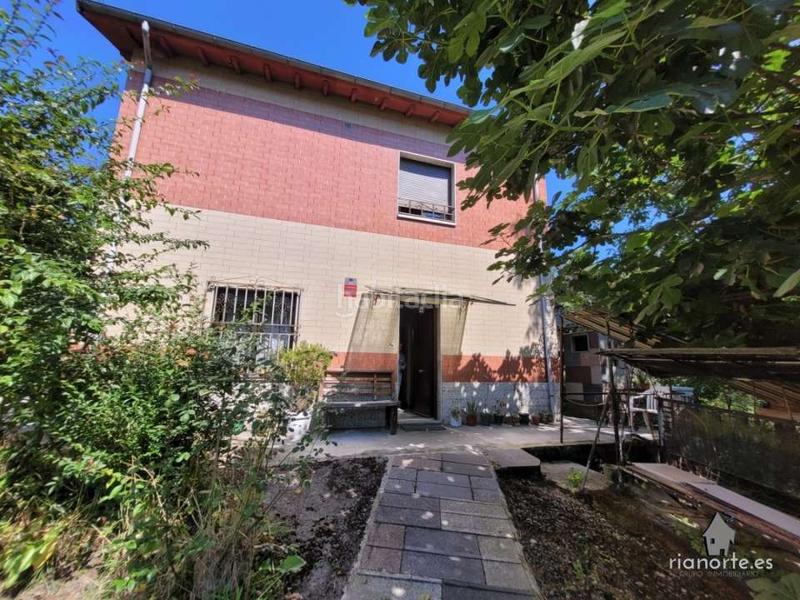 Foto 6bd0f6ba-13da-4b6e-b3fa-fec4716cd2b2. Casa  independiente de planta baja y piso con terreno . infórmese sin compromiso !! en Langreo