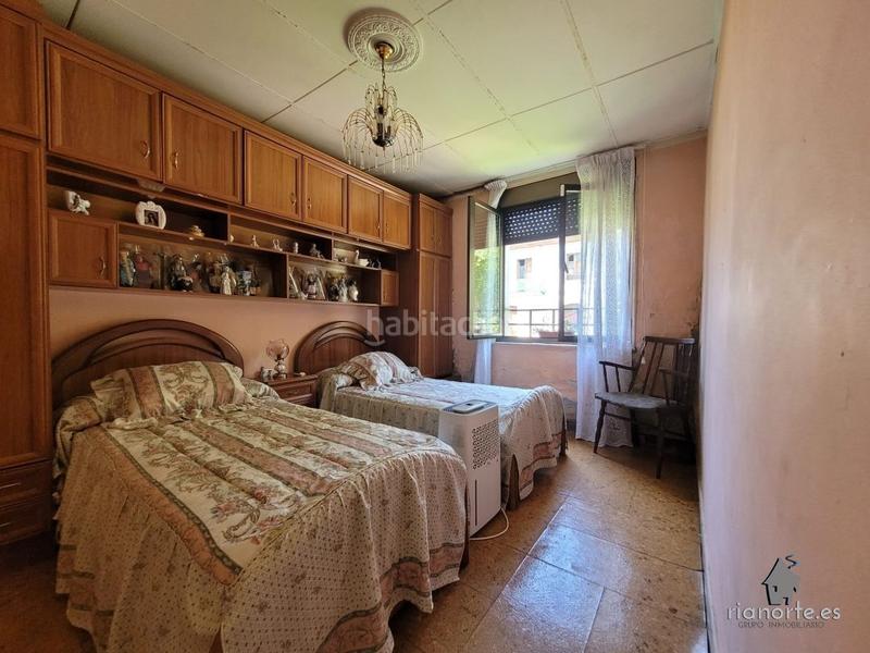 Foto 911f995d-c864-4351-b2d1-cfb122c27c44. Casa  independiente de planta baja y piso con terreno . infórmese sin compromiso !! en Langreo