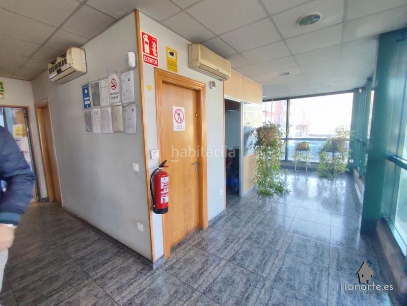 Foto 52d05af4-18fa-4c1d-a18a-bc6cd6106d9d. Bâtiment à usage industriel dans Lada Langreo