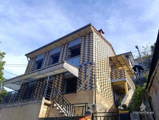 Haus  Bèdavo. Casa unifamiliar independienta de 2 plantas con 2 viviendas y po