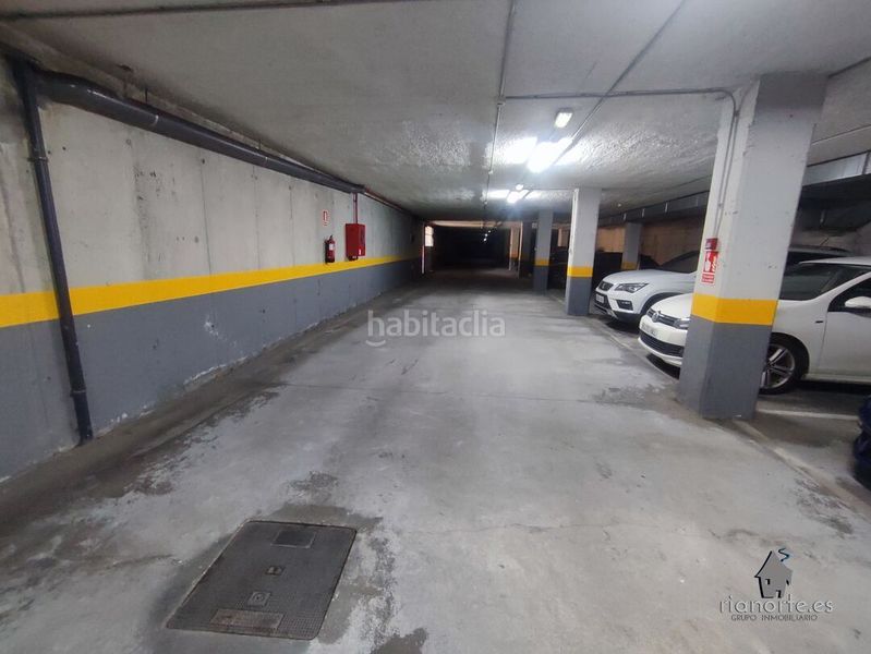 Foto b40489ba-d6f0-4b58-bf45-a97a1f074c00. Aparcament cotxe a La Felguera Langreo