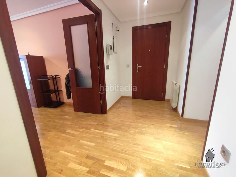 Foto 6d2624db-ed66-4c68-8e50-f3ebc79160dc. Pis amb calefacció aparcament a La Felguera Langreo
