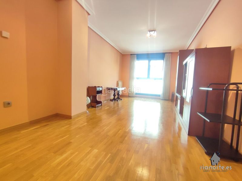 Foto 9a361371-e022-446d-9fab-4edba9a6d6ce. Pis amb calefacció aparcament a La Felguera Langreo