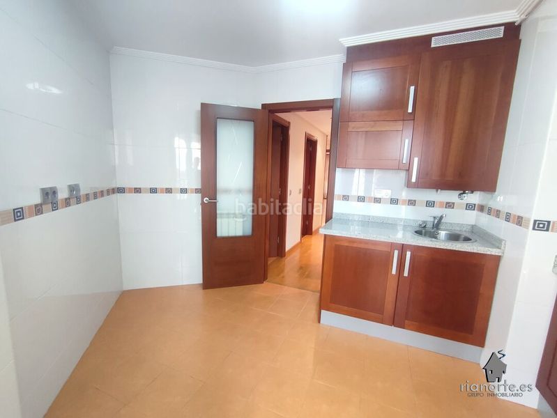 Foto c86074e1-7fc5-4c13-b26e-90eeeb273651. Pis amb calefacció aparcament a La Felguera Langreo