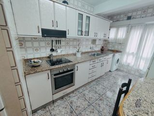 Miete Etagenwohnung  Calle celestino cabeza. Se alquila piso de 2 dormitorios en la felguera con ascensor. in