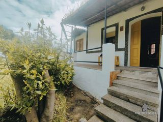 Haus  Plaza tras el canto. Casa unifamilar con porche y pequeño jardín en langreo.  oportun