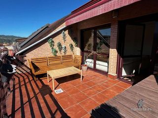 Àtic a La Felguera. Atico de 2 dormitorios con gran terraza, plaza de garaje y trast