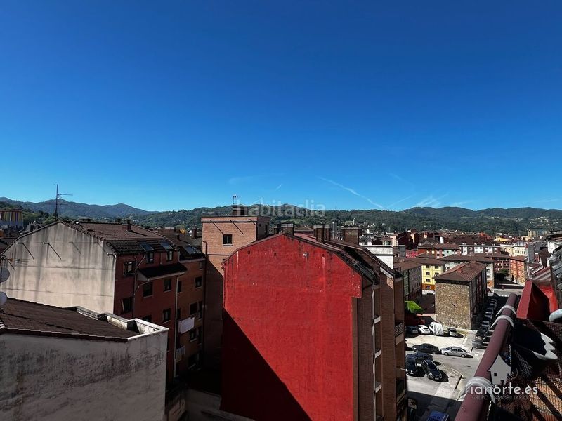 Foto f3e6555e-c3e3-485e-8235-4f4156865b98. Àtic amb calefacció aparcament a La Felguera Langreo