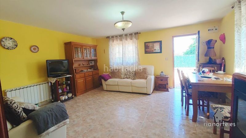 Foto f7730e82-d847-411b-b387-967f0a387100. Casa amb calefacció a La Felguera Langreo