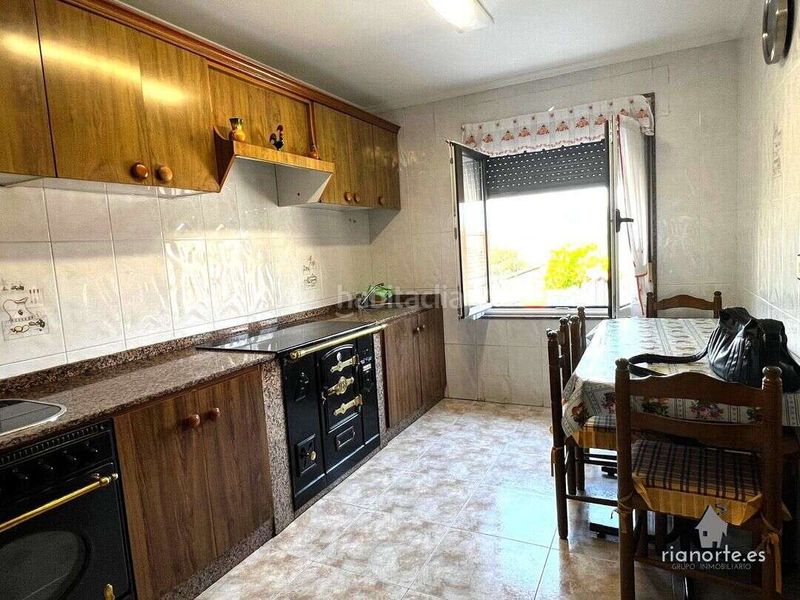 Foto 4bb97807-bc51-4b41-9103-3db331259e45. Casa adossada amb calefacció a La Felguera Langreo