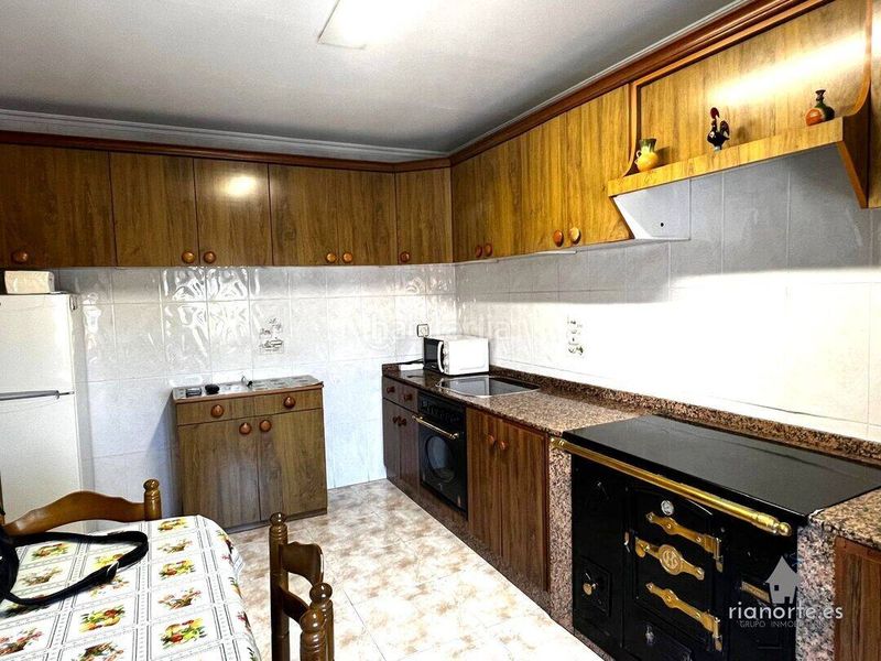 Foto c0cc7534-cf46-4769-aefa-081194848200. Casa adossada amb calefacció a La Felguera Langreo