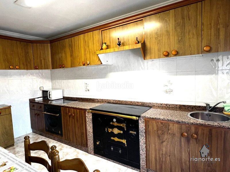 Foto fc98858b-7ac9-448c-9828-c35be3df7bed. Casa adossada amb calefacció a La Felguera Langreo