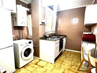 Appartement à La Felguera. Centrico piso de tres dormitorios y dos baños con ascensor en la