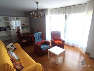 Appartamento in La Felguera. Piso muy amplio con grandes habitaciones