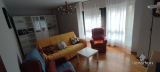 Etagenwohnung in La Felguera. Piso muy amplio con grandes habitaciones