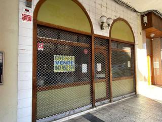 Local commercial  Euskal-herria kalea. Ibarra. venta de local comercial en calle euskalherria. con esca