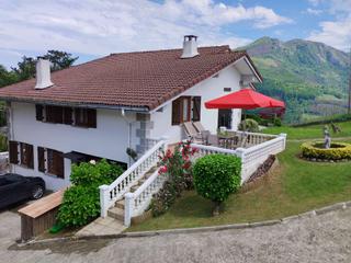 Maison en Hernialde. Hernialde. venta de villa en casa bifamiliar de 3 plantas,con te