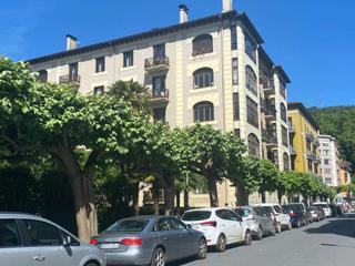 Pis  Foruen etorbidea. Tolosa. avenida fueros, venta de amplio piso de 205 m2 útiles en