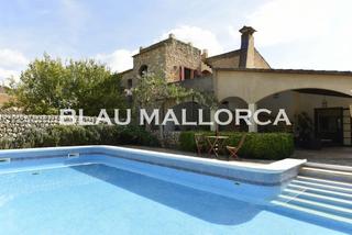 Masia a Felanitx Poble. Tradicional finca mallorquina de grandes dimensiones en felanitx