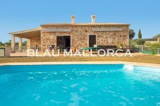 Mas à Sant Llorenç des Cardassar. Finca de nueva construcciãn en sa coma completamente legal