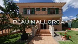 Casa pareada en Cala Millor. Chalet con licencia de alquiler turãstico  en cala millor