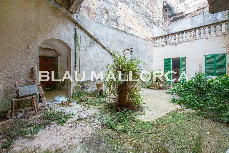 Foto 0ec02d68-2d2d-4fe7-9823-413b7cddd4e1. Towny house in Manacor centre Manacor